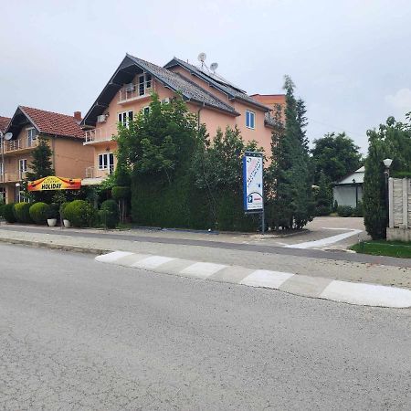 Holiday Ferizaj Dış mekan fotoğraf