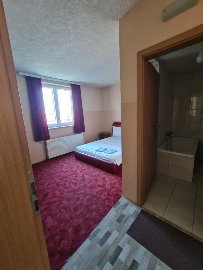 Holiday Ferizaj Dış mekan fotoğraf