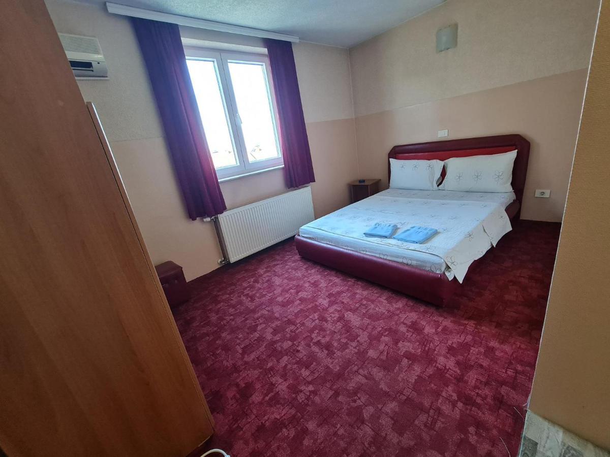 Holiday Ferizaj Dış mekan fotoğraf